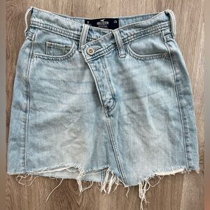 Hollister Asymmetric Distressed Raw Hem Light Wash Denim High Rise Mini Skirt 0